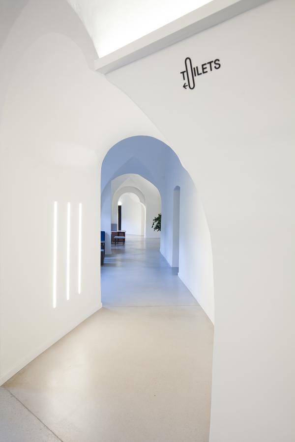 Long Story Short Hostel & Cafe Olomouc Buitenkant foto